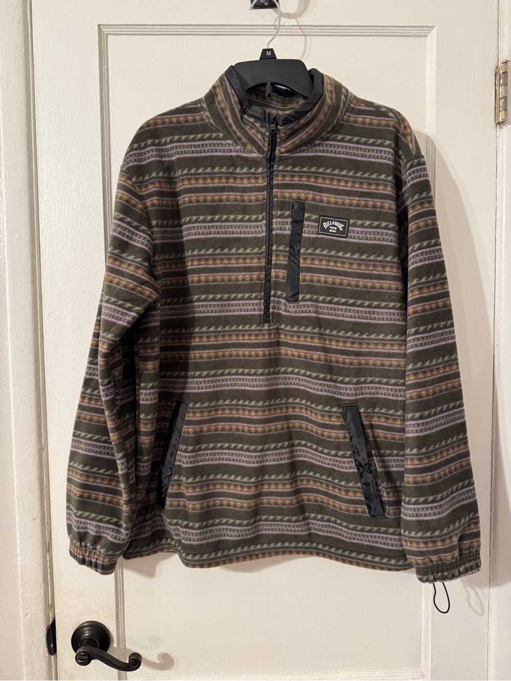Billabong sweater size medium